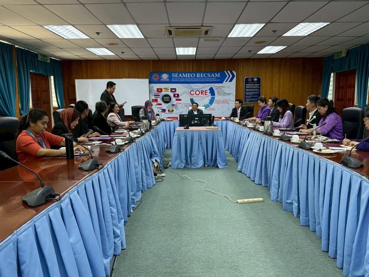 คณะกรรมการมูลนิธิรางวัลสมเด็จเจ้าฟ้ามหาจักรี เยือน SEAMEO RECSAM ปีนัง ปี 2568 — ภาพที่ 1