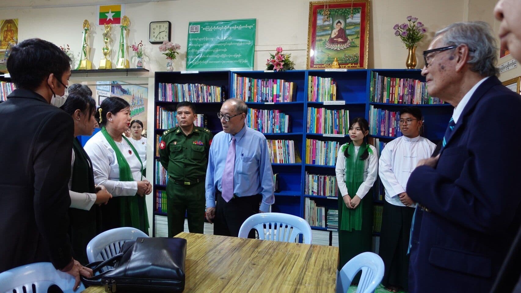 คณะกรรมการมูลนิธิฯ เยี่ยมครูรางวัลสมเด็จเจ้าฟ้ามหาจักรี ประเทศเมียนมา ปี 2568 — ภาพที่ 1