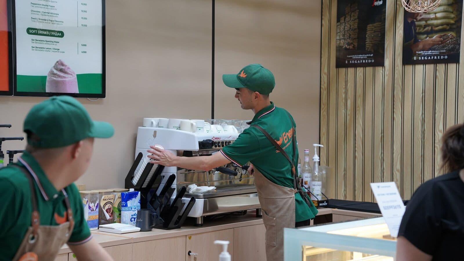 ครูรางวัลสมเด็จเจ้าฟ้ามหาจักรี มองโกเลีย ถ่ายทอดโมเดลคาเฟ่จ้างงานเยาวชนผู้มีความต้องการพิเศษสู่สื่อญี่ปุ่น