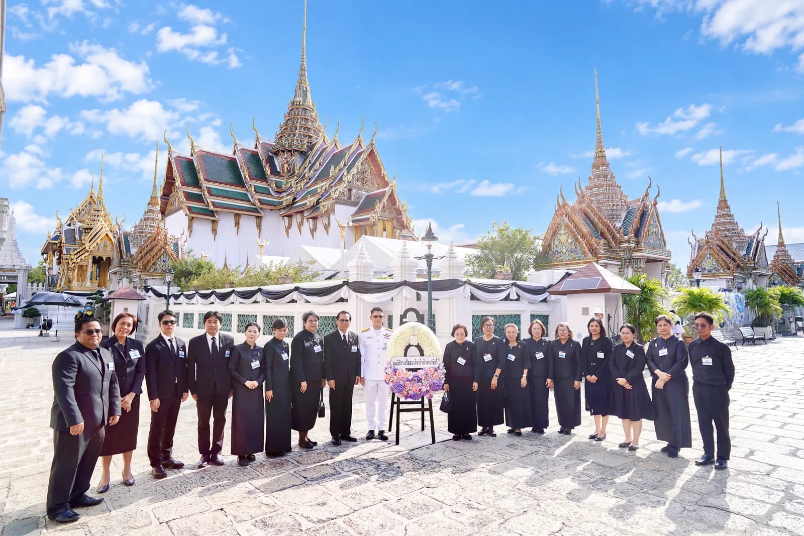 มูลนิธิรางวัลสมเด็จเจ้าฟ้ามหาจักรี เป็นเจ้าภาพบำเพ็ญกุศลและพระพิธีธรรมสวดพระอภิธรรมพระบรมศพ พร้อมวางพวงมาลาถวายความอาลัยและเข้ากราบถวายสักการะพระศพ