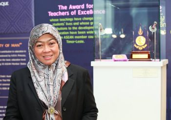 การสัมมนา National Educational Issues [N2] เรื่อง SPN21 and Enterpreneuship in Education โดย Ms. Hajah Ratnawati binti Haji Mohammad – ประเทศบูรไน